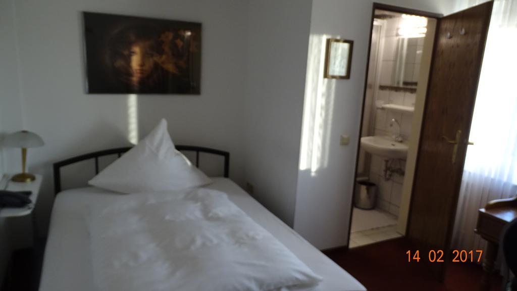 Bed & Breakfast Hotel Helga Hein Düsseldorf Zewnętrze zdjęcie